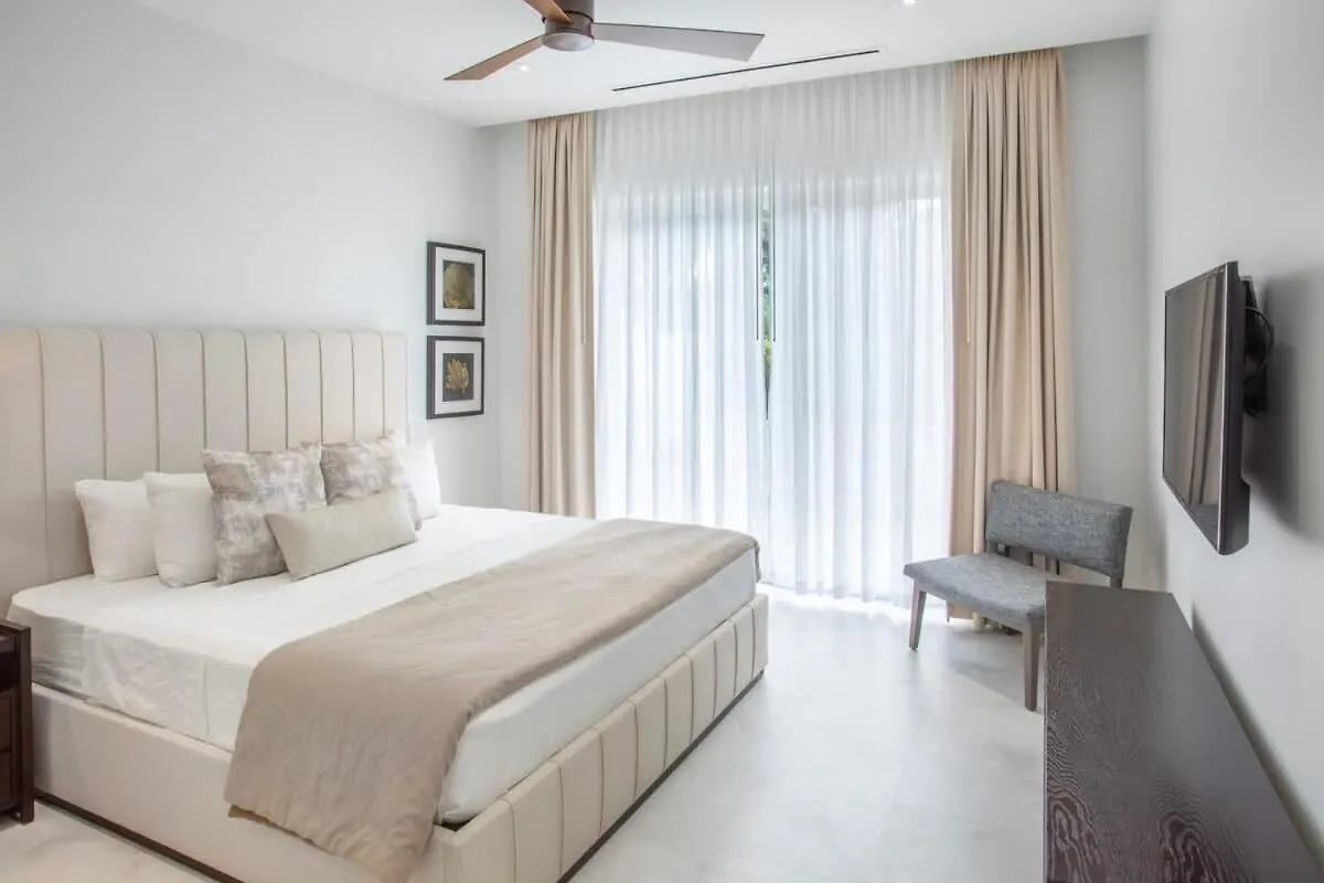 Apartment Garden Villa Condo At One Cable Beach Nassau